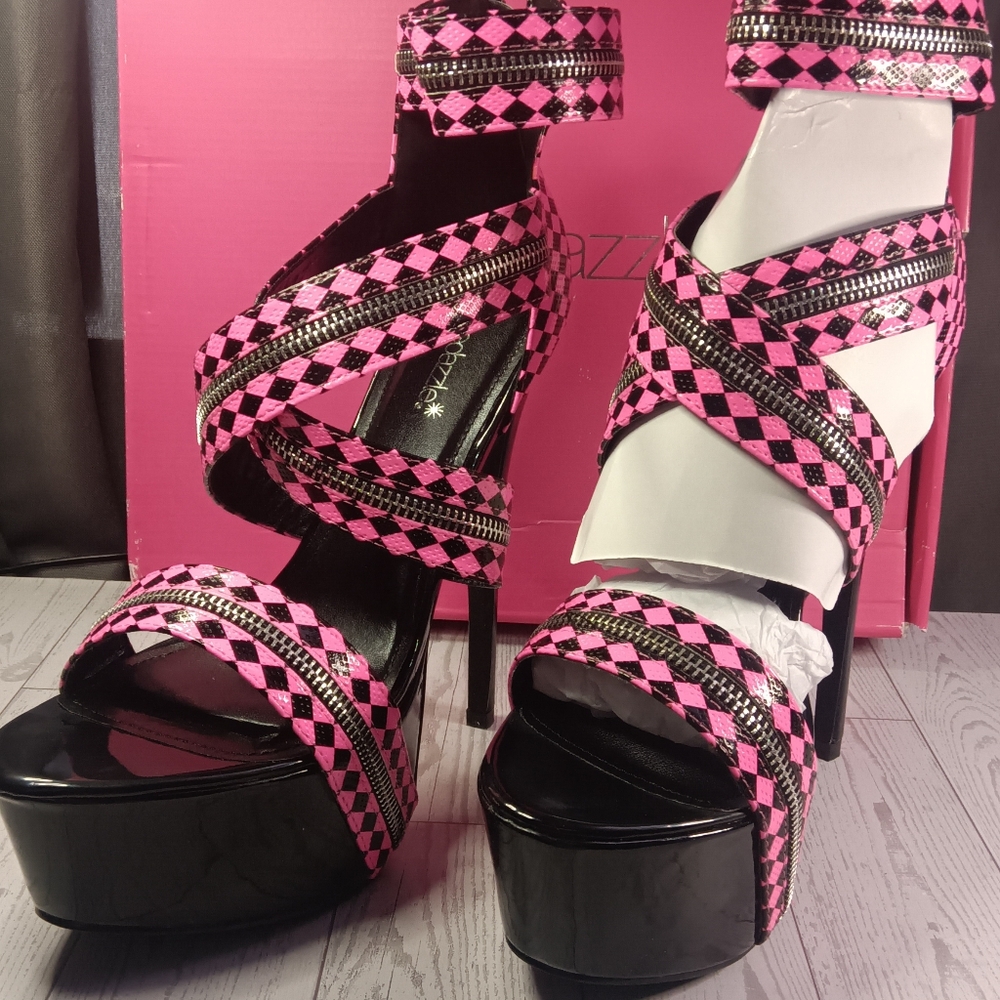 PINK Victoria's Secret Pink and Black Platform Sandals